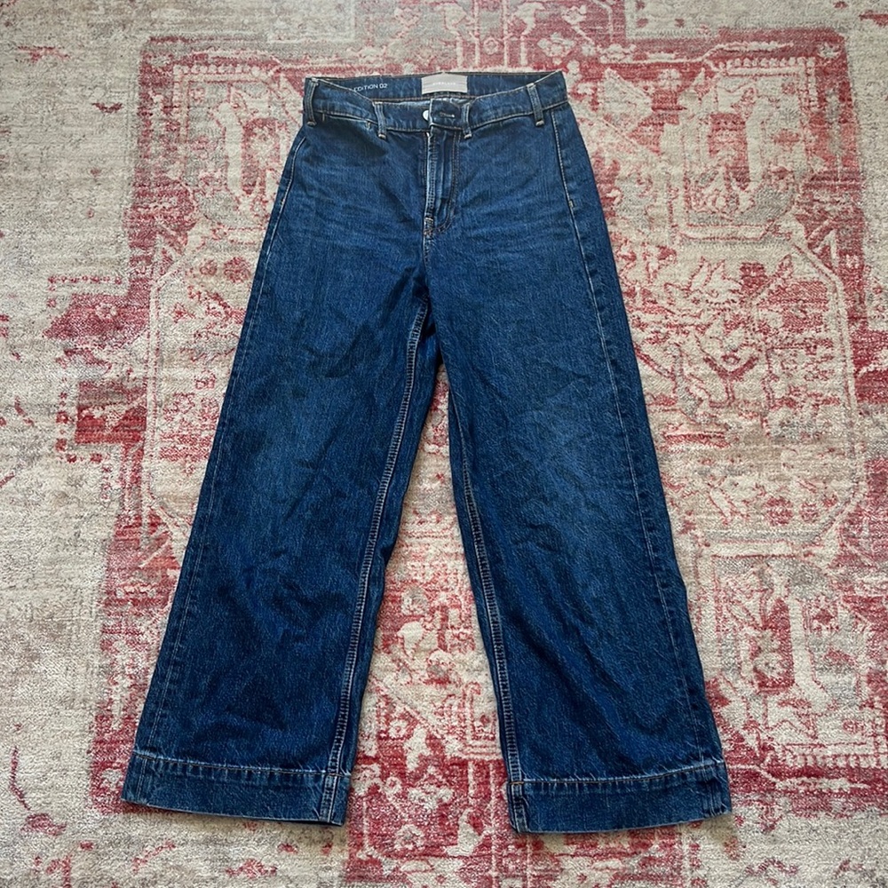 Size 25 Everlane Wide Leg jeans in the dark wash color